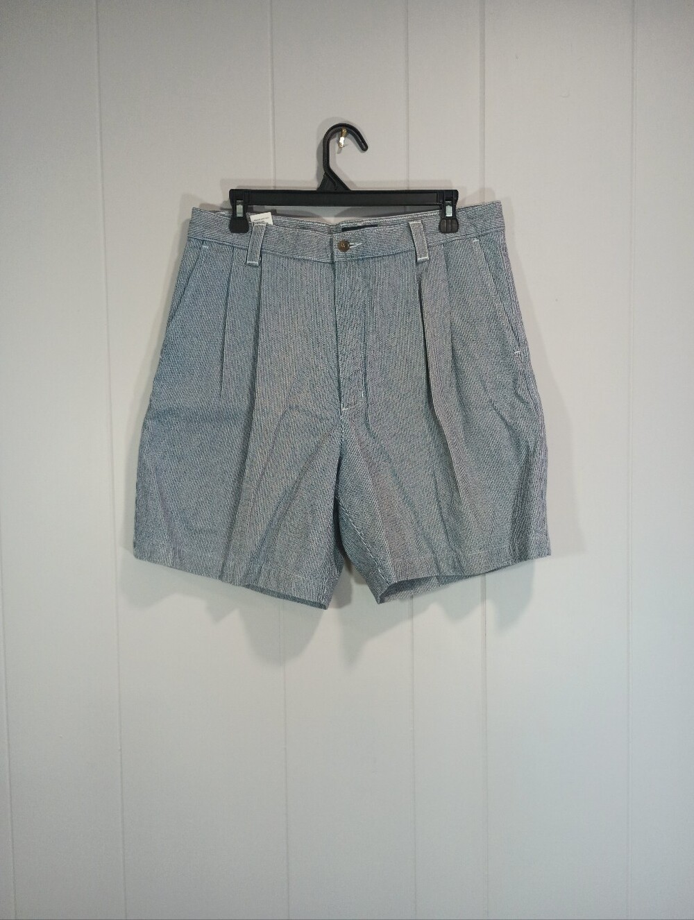Dockers Men's Light Blue Pleated Shorts